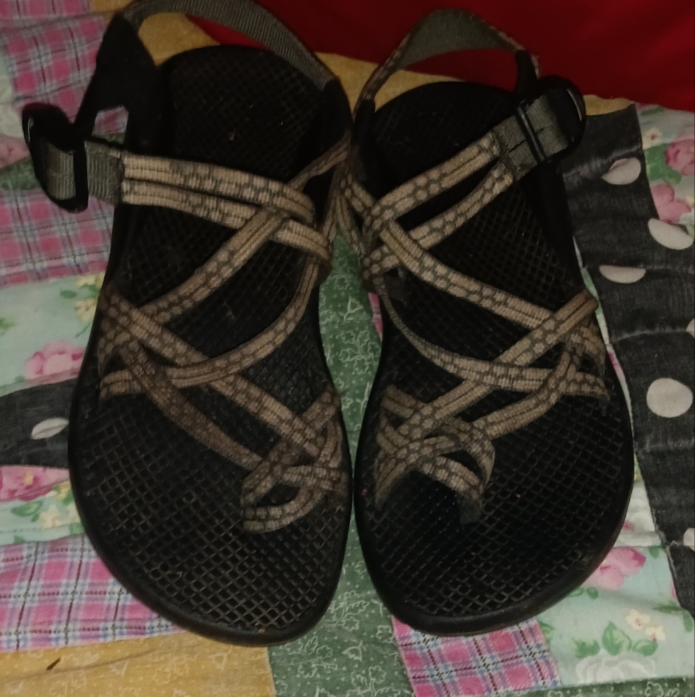 Chaco vibram toe sandles